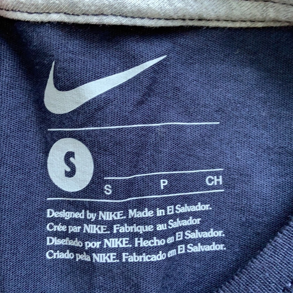 ☀️ 3/$36 or 2/$30 NIKE Girls Tank Navy Shirt sz Small - Picture 3 of 3